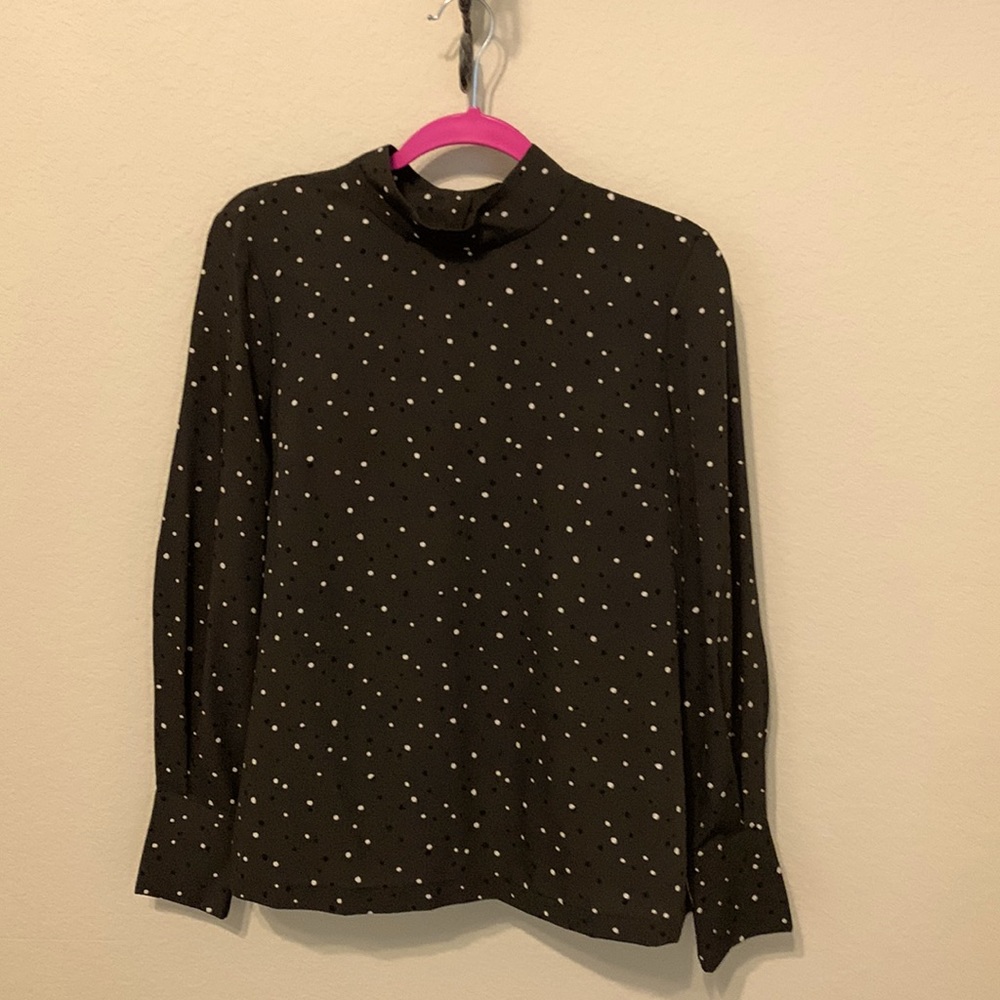 Ladies back button detail blouse. Deep olive w/black and white dots. Sz 10